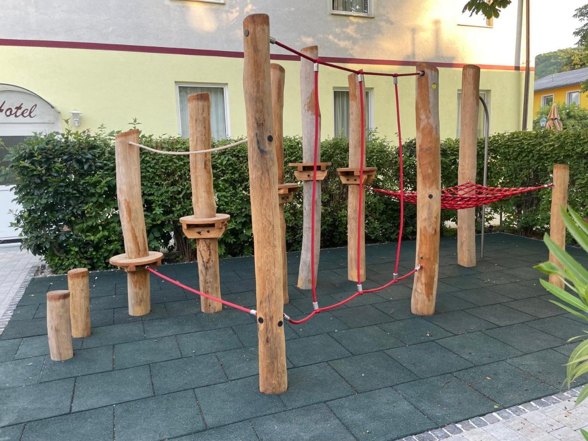 Gasthof Roderich Hotel Langenzersdorf Exterior photo