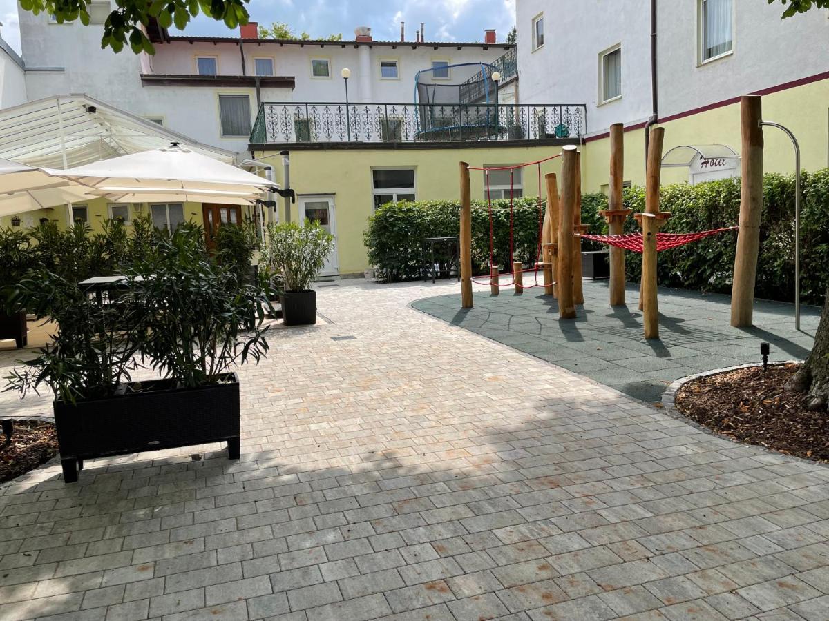 Gasthof Roderich Hotel Langenzersdorf Exterior photo